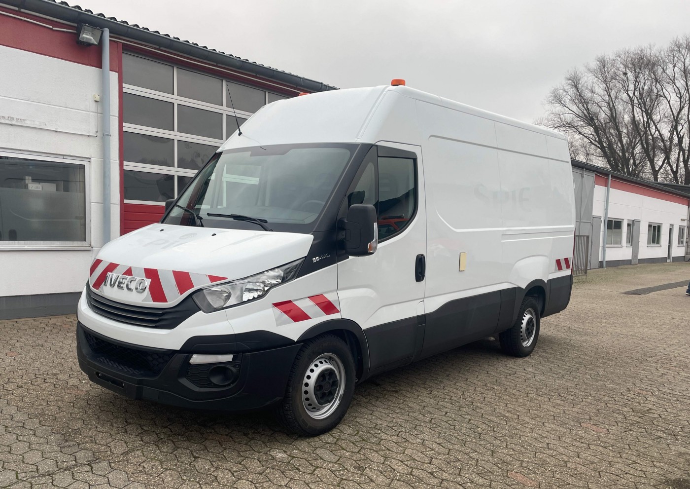 Iveco Daily 35S14 Verkstadsvagn