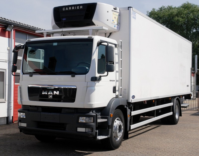 MAN TGM 18.290 BL camion frigo 8,70m Carrier Supra 950 Sponda idraulica 2000kg aria condizionata EURO5
