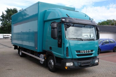 Iveco ML80E22 Dobozos felépítményű teherautó Emelőhátfal Hálóhelyes fülke EURO 5