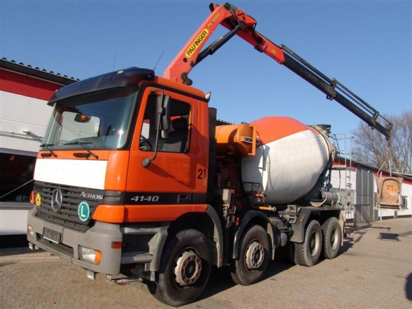 Mercedes-Benz - Actros 4140 8x4 Betonmischer + Kran Palfinger 13000