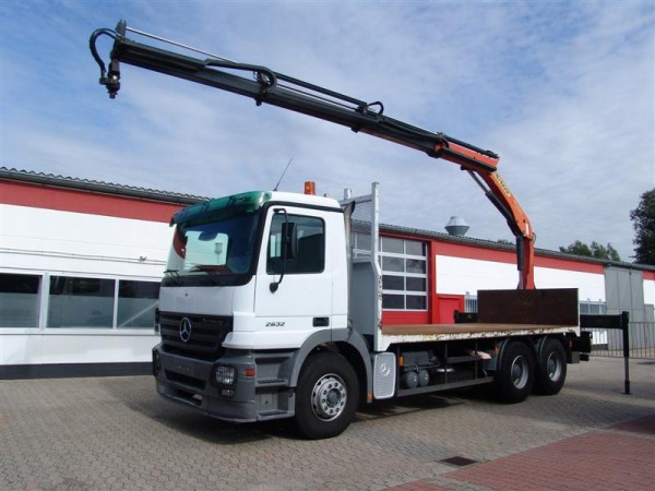 Mercedes-Benz - Actros 2632 6x4 + Kran Palfinger PK 15500