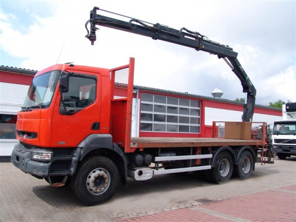 Renault - Kerax 370.26 Plateau mit Kran