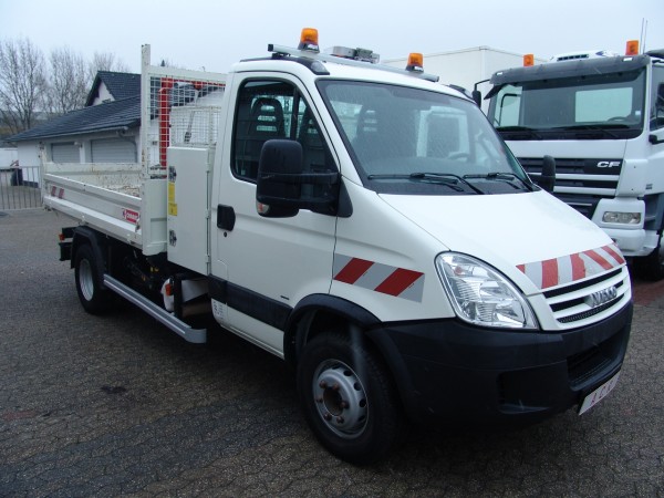 Iveco Daily 65C15 benne grue charge utile 3.120 Kg que 43.000 Km!
