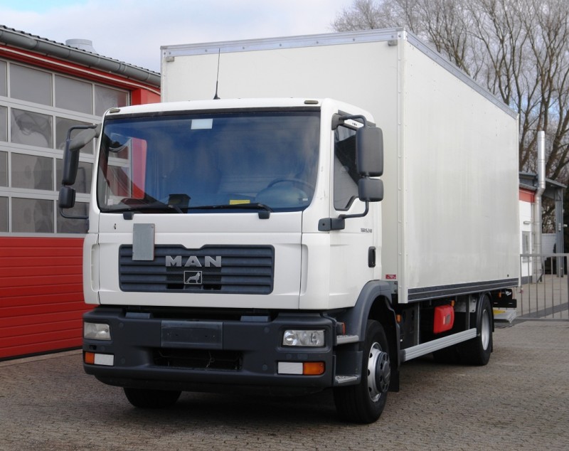 MAN - TGM 15.240 camion furgon 6,50m Aer condiționat Lift hidraulic 1500kg