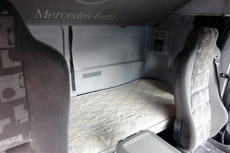Mercedes-Benz Atego 1324 L Закрытый кузов 7,10м / кондиционер / полная пневматическая подвеска / гидроборт до 1500 кг / EURO 5 / новый TÜV !