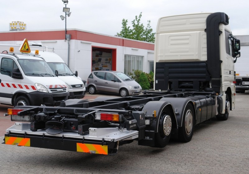 Mercedes-Benz Actros 2536L 6X2 Ciężarówka podwozie BDF Xenon Klimatyzacja postojowa Winda załadowcza EURO5