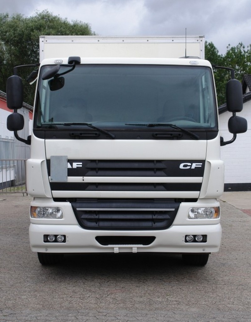 DAF CF 75.310 ciężarówka furgon 8,80m manualna skrzynia biegów Winda załadowcza 2000kg 