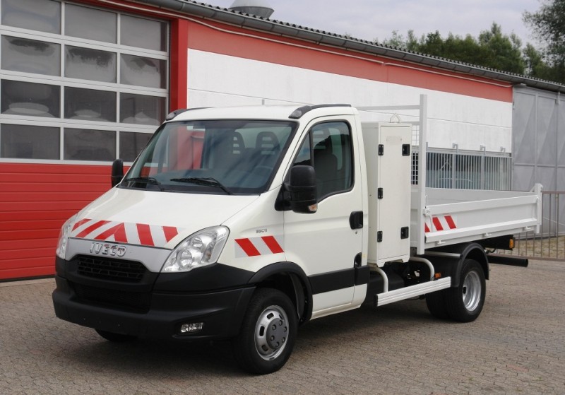 Iveco - Daily 35C11 camión volquete, Caja de herramientas , Aire acondicionado EURO5 