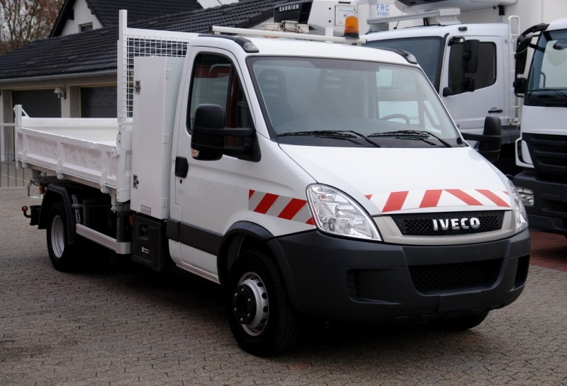 Iveco Daily 65C18 Tri-bennes Koffre outil! Attelage!Clim!