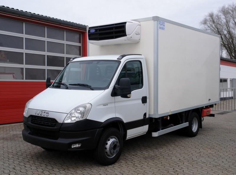 Iveco - Daily 70C17 hűtős teherautó  4,10m Carrier Xarios 600 Multi-Temperatur emelőhátfal
