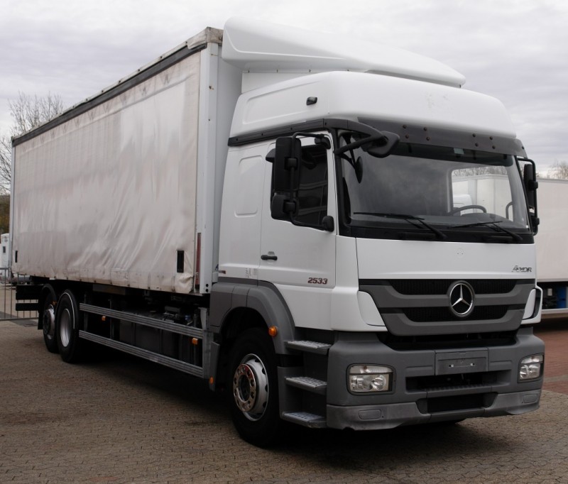Mercedes-Benz Axor 2533L Kamion-šasija BDF cerada  Edscha 9,10m Klima uređaj ručni mjenjač EURO5