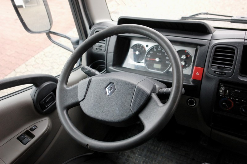 Renault Maxity 130.35 Dupla kabin, billenős teherautó, Vontatóhorog, Teherbíró képesség 1000kg 