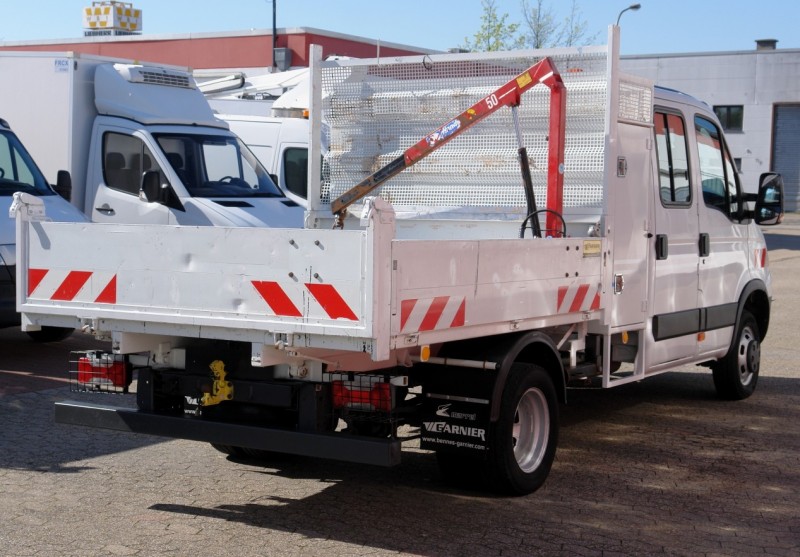 Iveco Daily 35C13 camion ribaltabile, Cabina doppia Gru per autocarro Toolbox