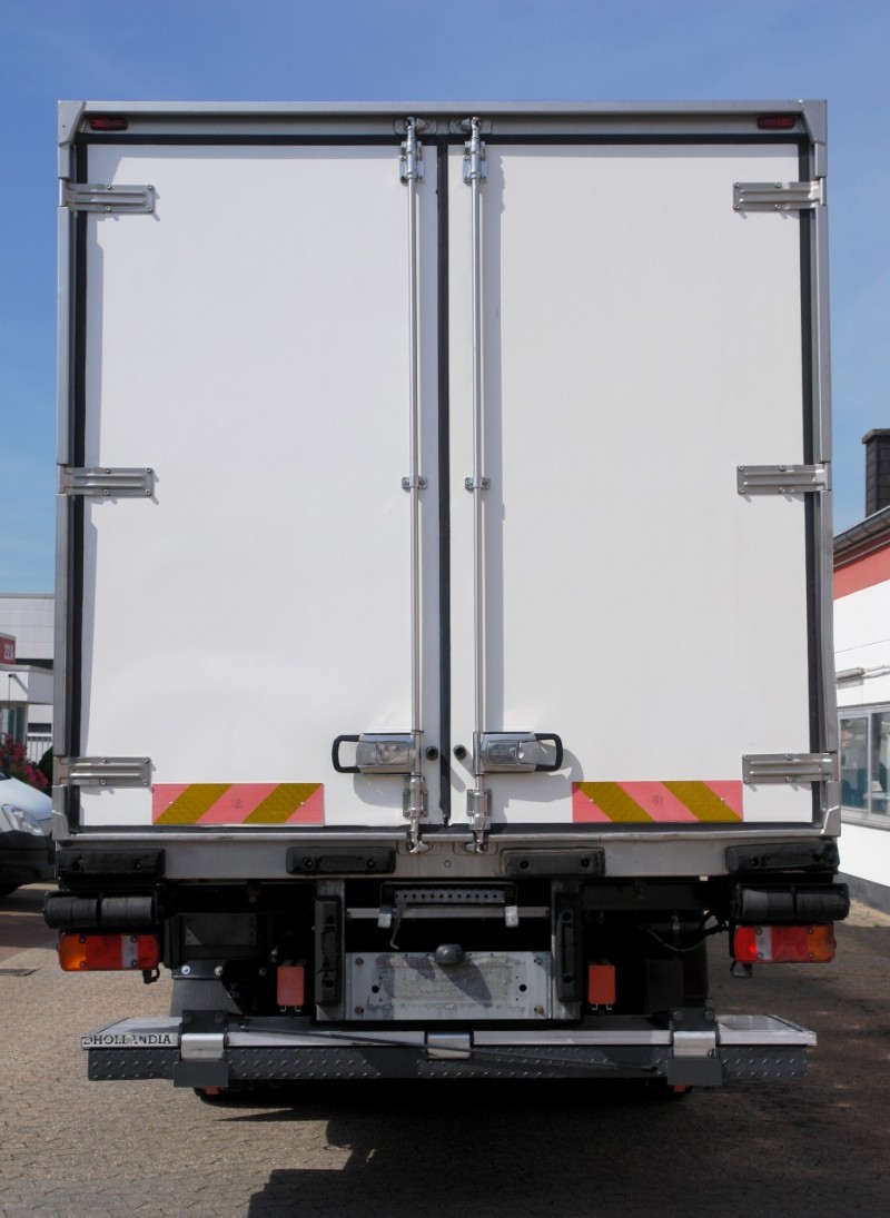 MAN TGM 18.290 BL hűtős teherautó 8,70m Carrier Supra 950 Emelőhátfal 2000kg Légkondicionálás EURO5