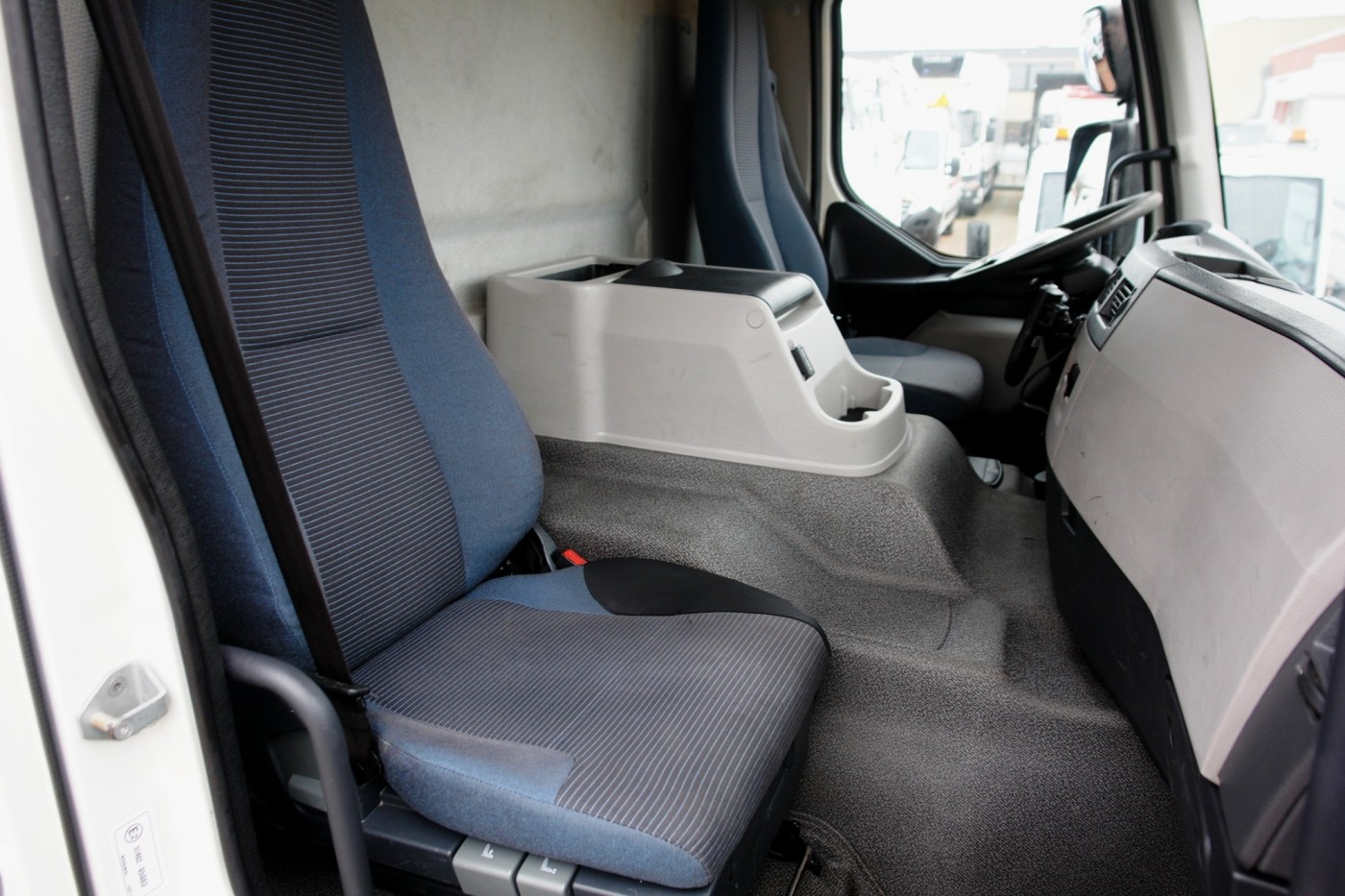 Volvo FE 260 transportador de gas ADR full air suspension retardador clima EURO5 TÜV nuevo!