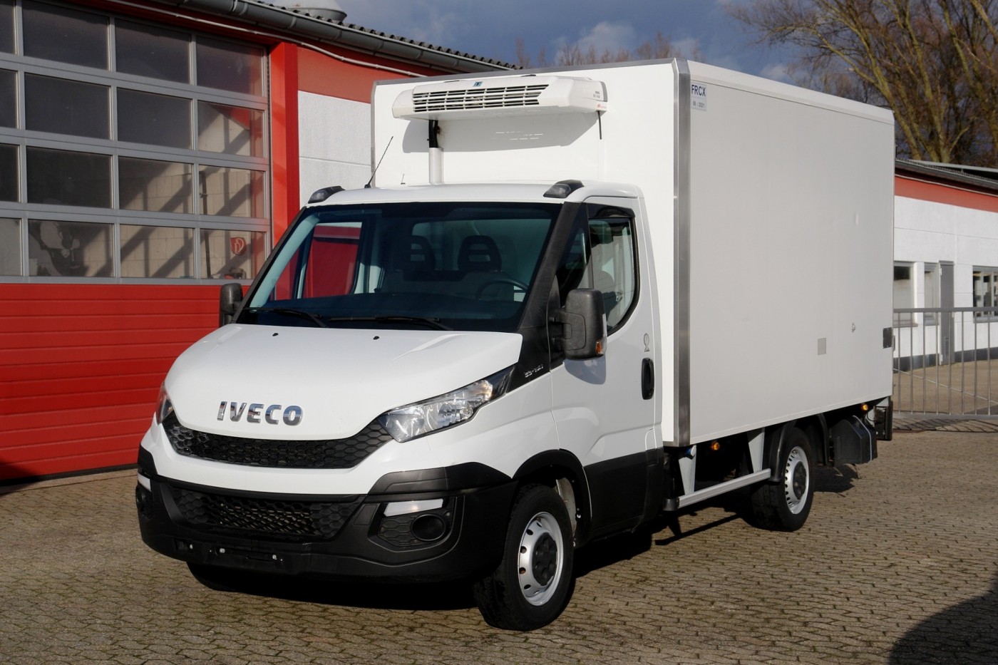 Iveco Daily 35S13 refrigerados 3.65m Thermoking V300MAX LBW EURO5B + TÜV ¡nuevo!