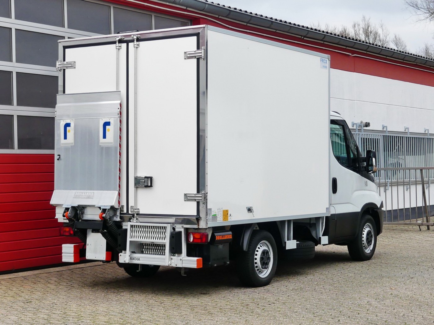 Iveco Daily 35S13 autoutilitara frigorifica Carrier Pulsor 350 S Lift hidraulic