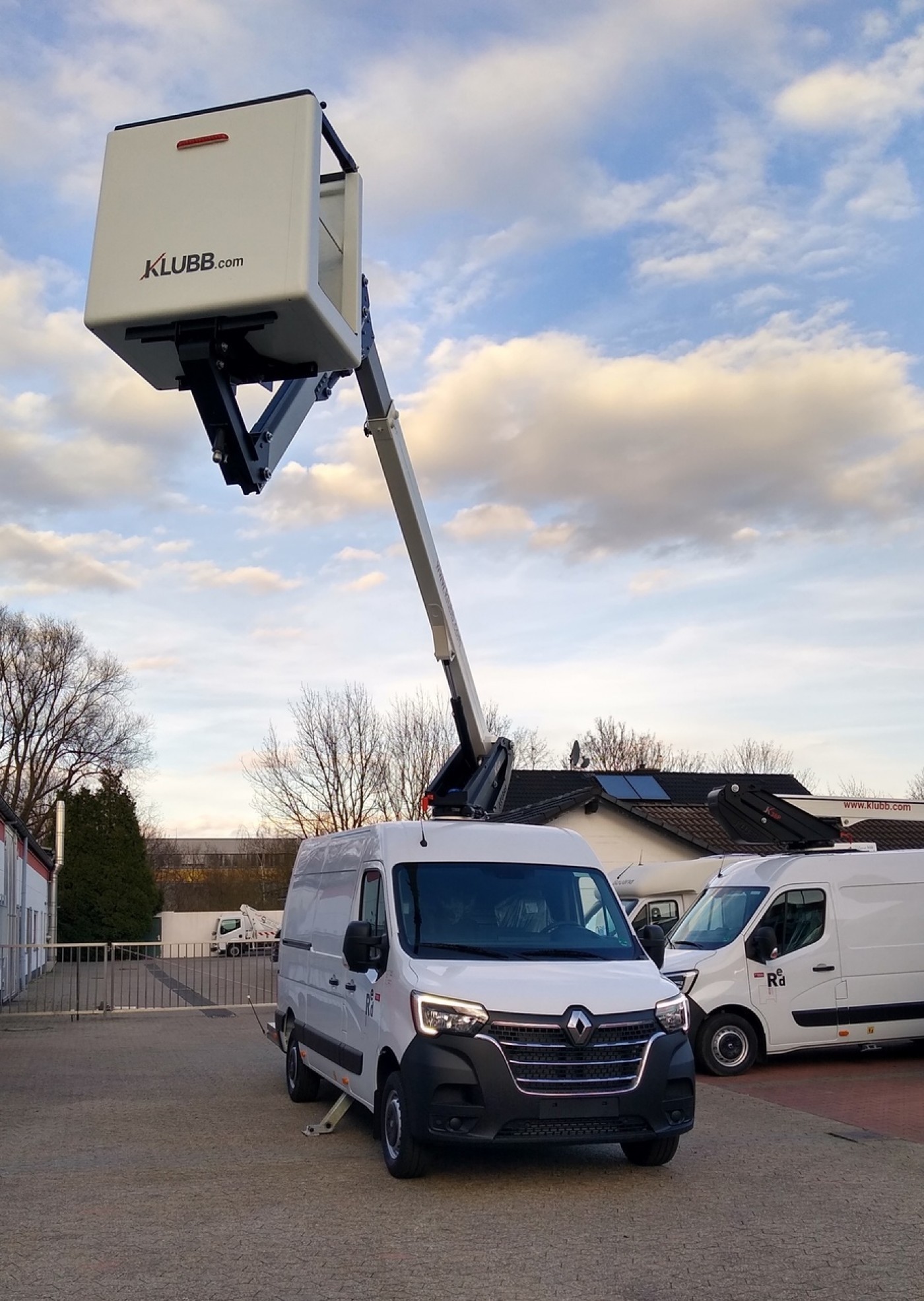 Renault رافعة جوية تلسكوبية KLUBB K42P 15 م جديدة!