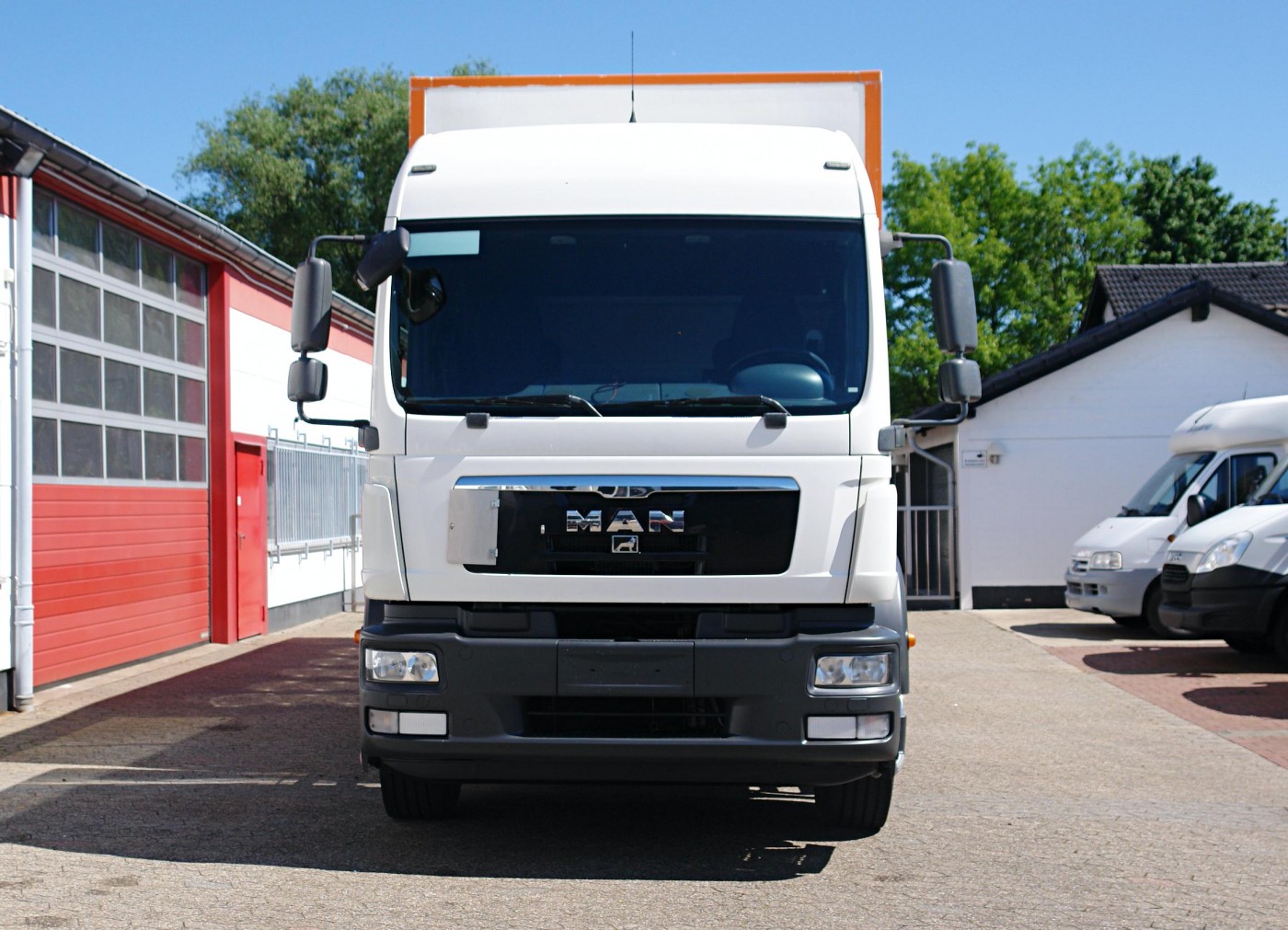 MAN TGM 18.340 Camion furgone Sospensioni pneumatiche, Sponda idraulica 2000kg EURO5