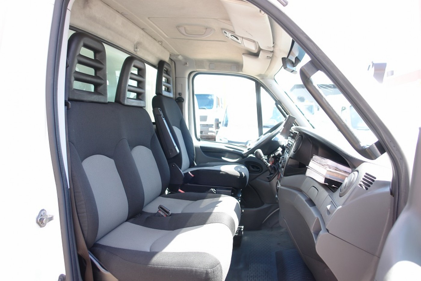 Iveco Daily 70C17 Рефрижератор с системой охлаждения Carrier Supra Мультитемпературные +22°C -32°C Боковая дверь
