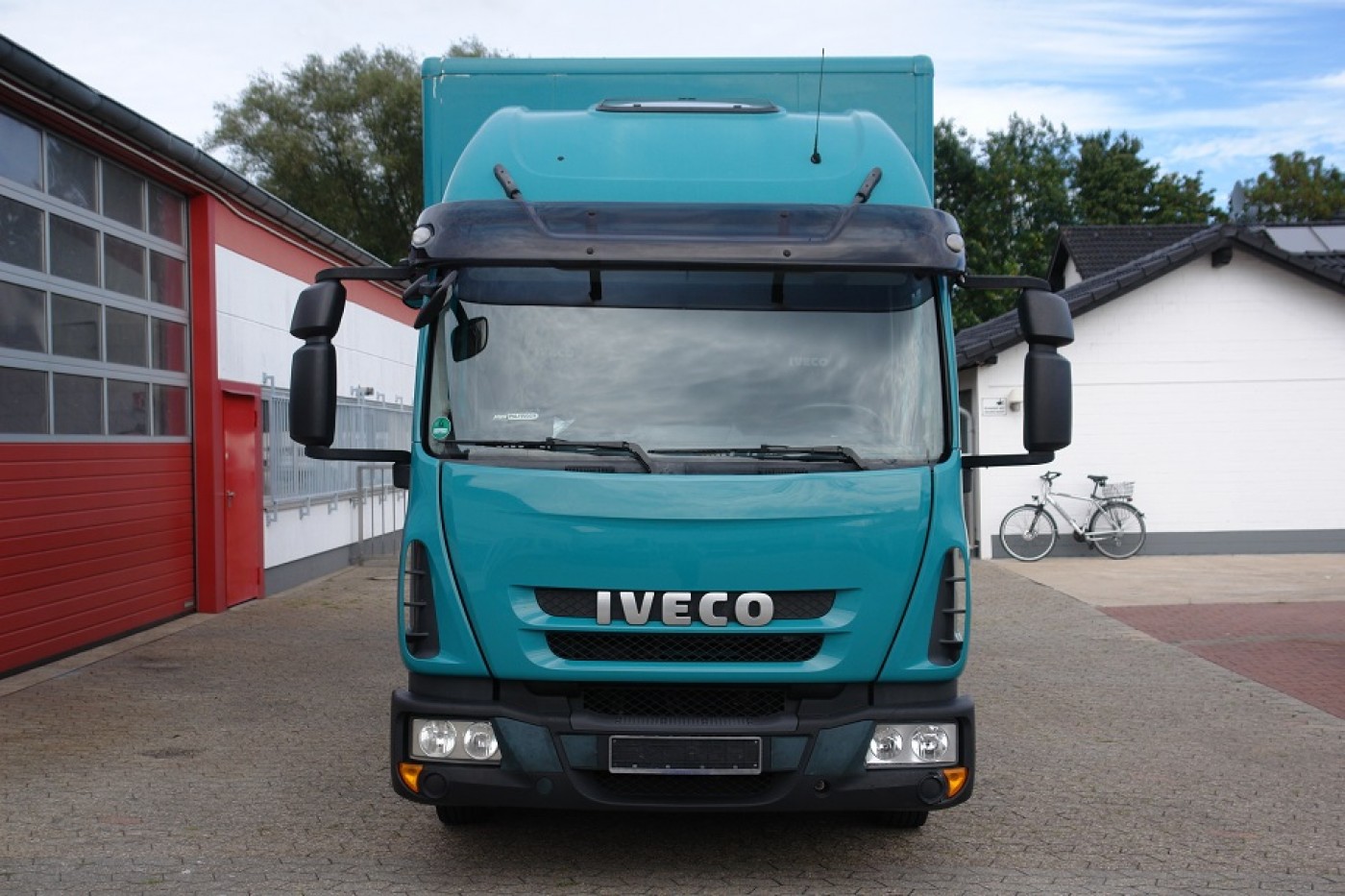 Iveco ML80E22 двухместная кабина, спальная кабина чемодан с пневмоподвеской гидроборт 1000 кг кондиционер дополнительный обогрев! EURO 5!