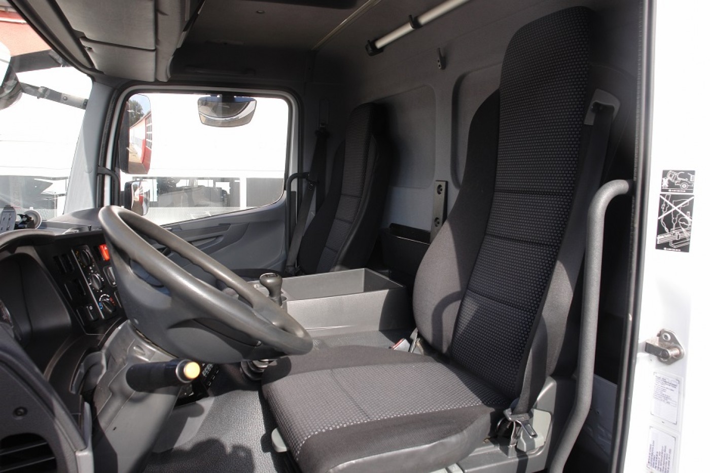 Mercedes-Benz Axor 1833 hűtős teherautó Carrier Supra 950 többhőmérséklet  EURO5 hátsó emelő légkondicionáló