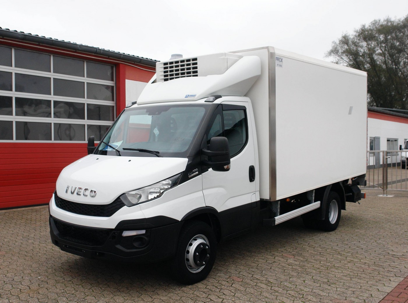 Iveco - Daily 70C17 hűtős teherautó Thermo King V-600MAX emelőhátfal EURO 5