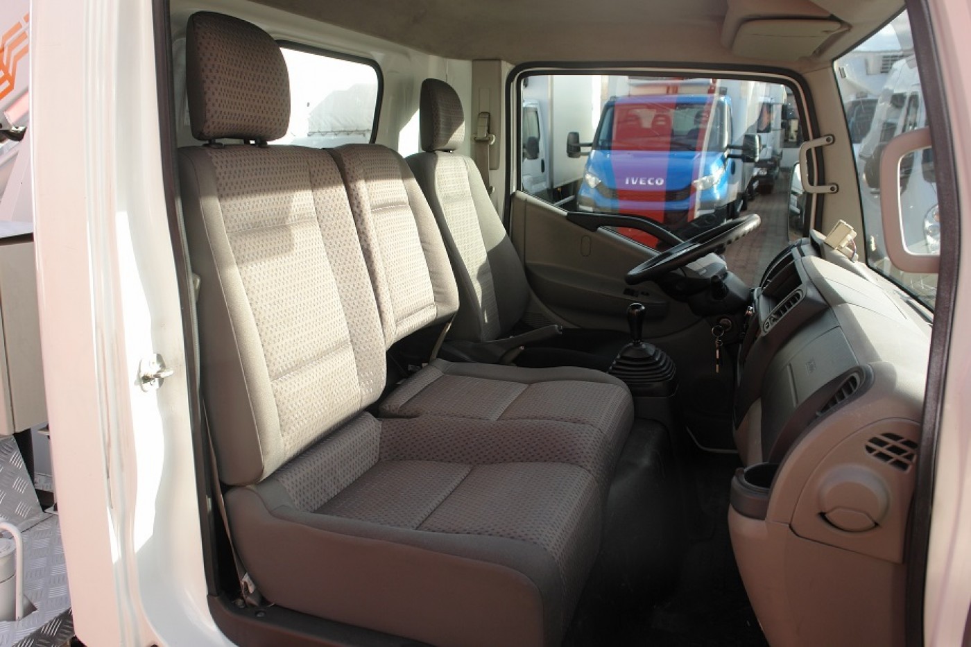 Nissan Cabstar 35.11 arbetsplattform Comilev 100TVL 10m 120kg