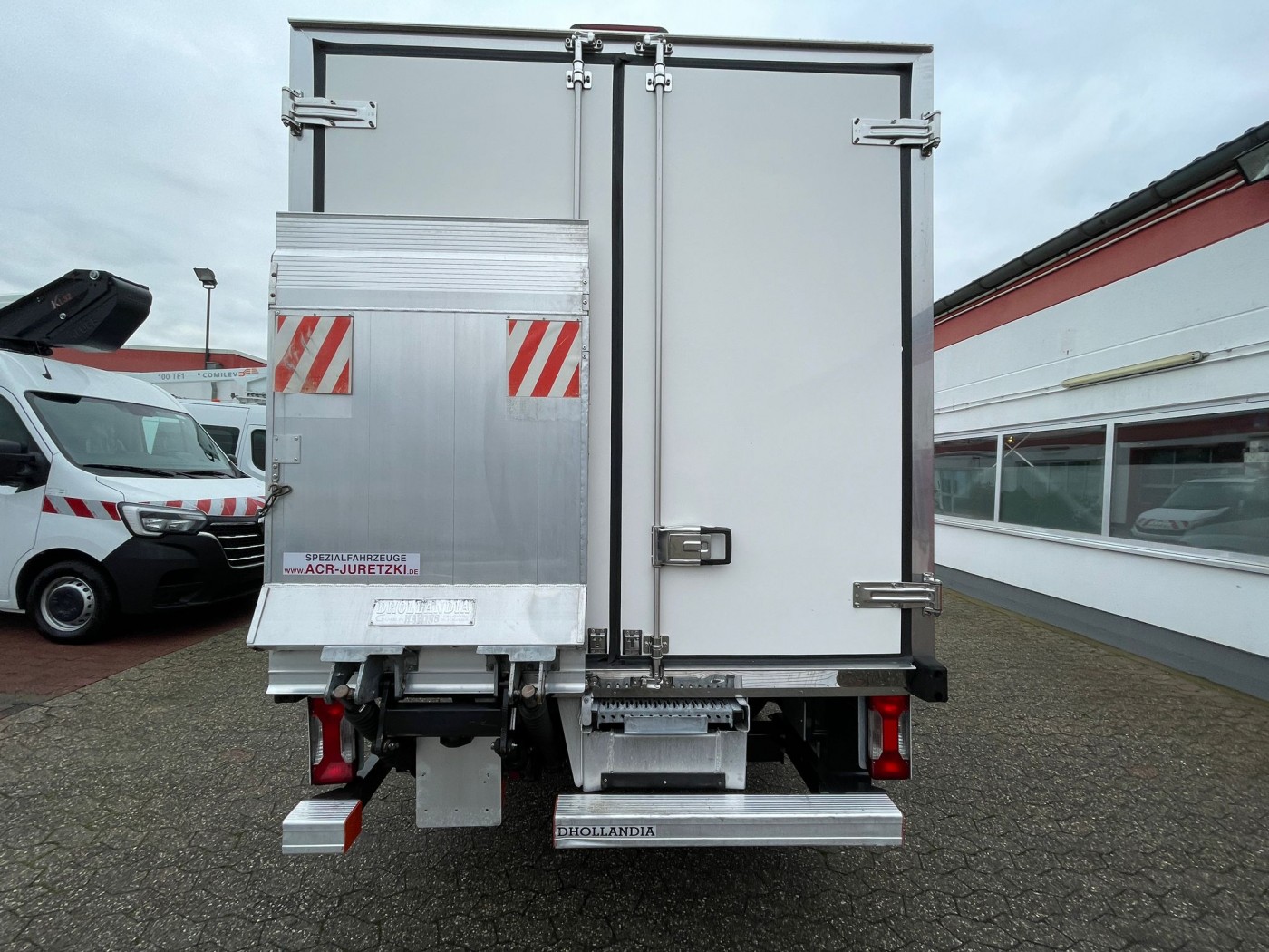 Iveco Iveco Daily 35-140 Hi-Matic frys med Thermo King V300 MAX