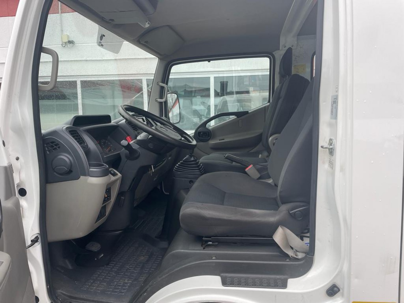 Renault Maxity tipper double cab 1100 kg Payload!