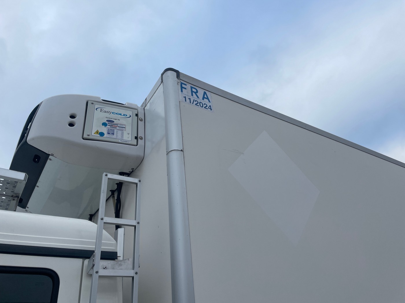 MAN TGL 10.220 Cabină dublă Camion frigider Lift hidraulic 1,5 T  FRA 11/2024