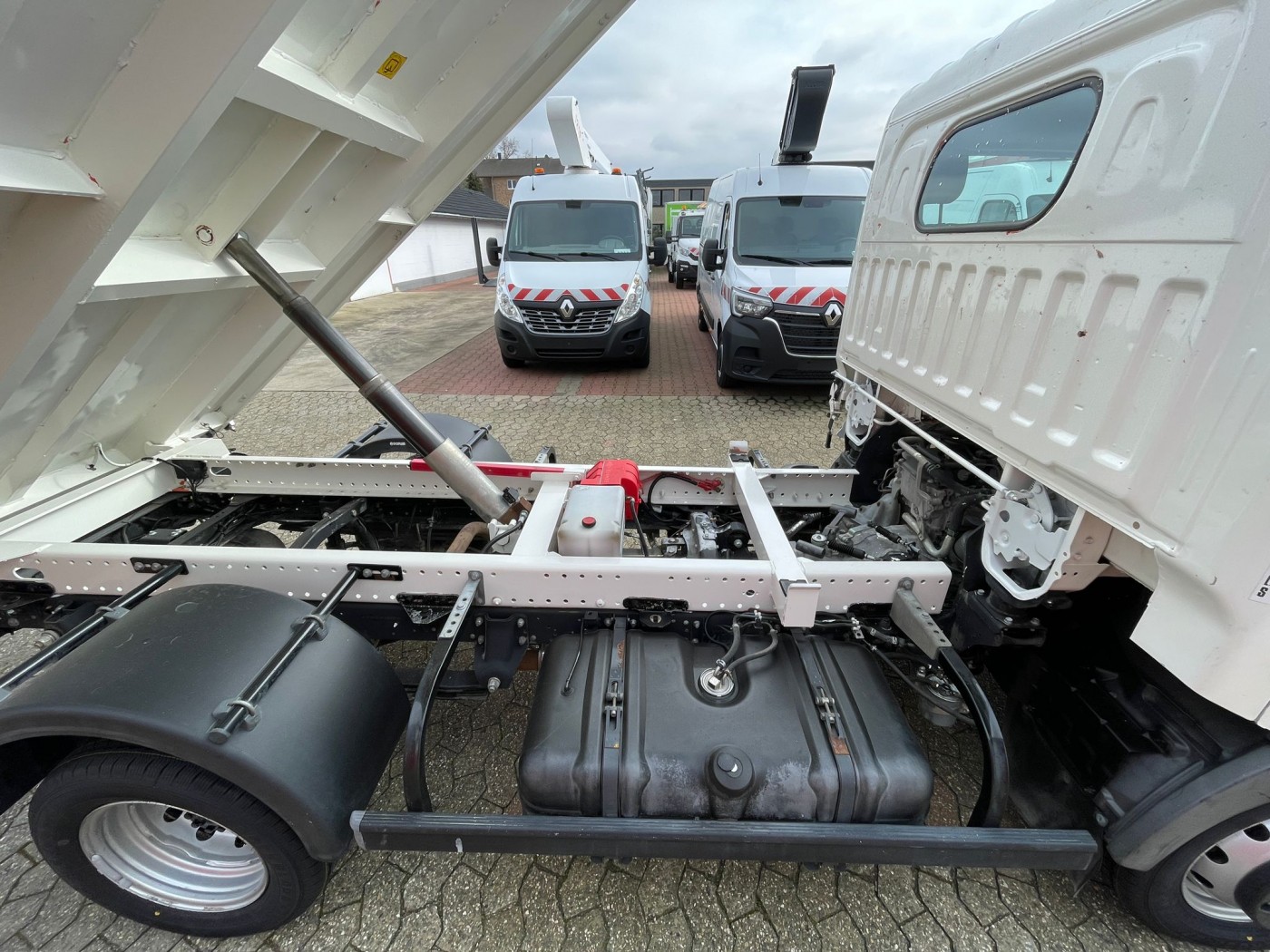 Renault Maxity Basculante 3 lugares 1415 kg de carga útil!