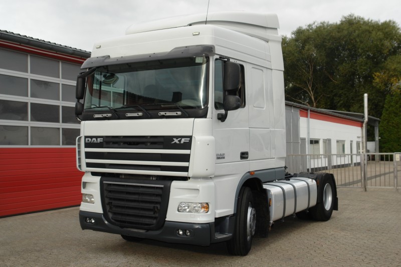 DAF XF 105.410 SpaceCab  airco automatic gearbox 2 beds new TÜV!