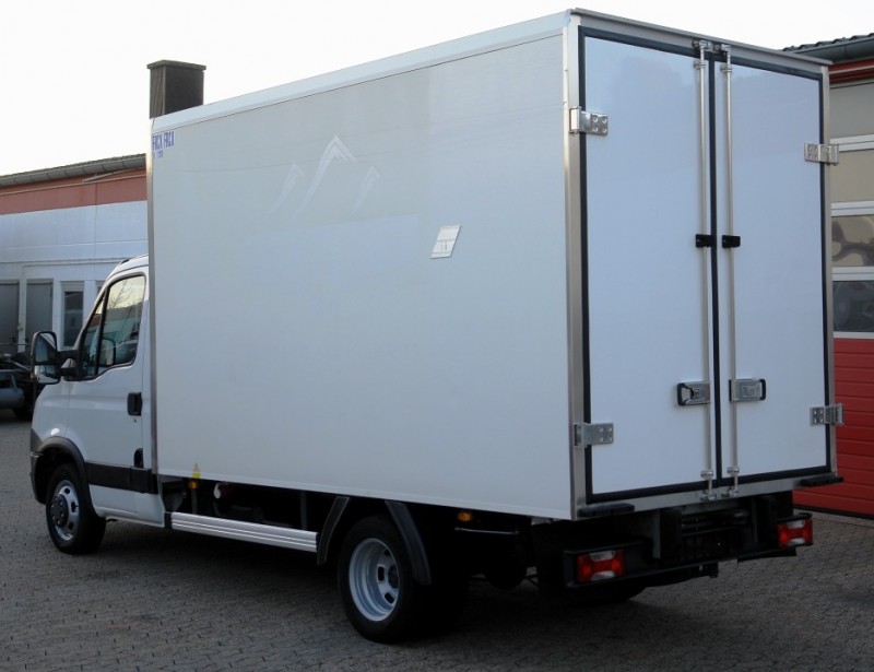Iveco Daily 35C15 hűtős furgon 3,70m Carrier Xarios 600Mt Az oldalsó ajtó EURO5 