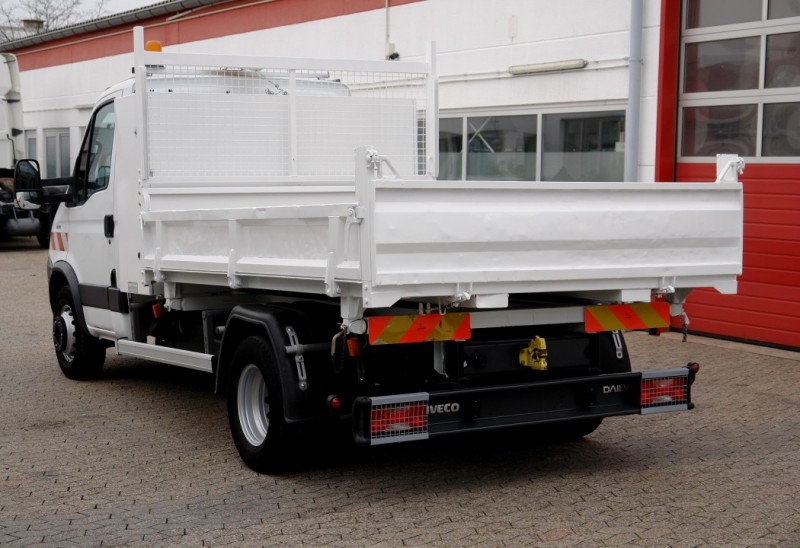 Iveco Daily 65C18 camion ribaltabile, trilaterale Toolbox Gancio di traino Condizionatore