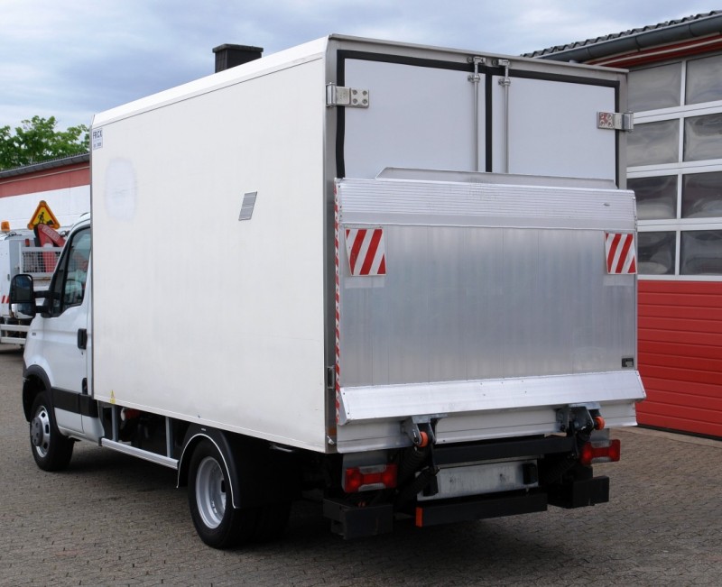 Iveco Daily 35C13 Freezer Box 3,40m Carrier Xarios 600 Side Door Liftgate Dhollandia 750kg EURO5 new TÜV!