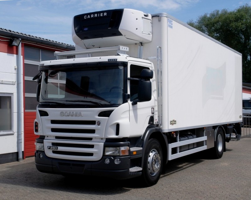 Scania P280 hűtős teherautó 7,60m Húskampók Retarder Klíma Emelőhátfal EURO5