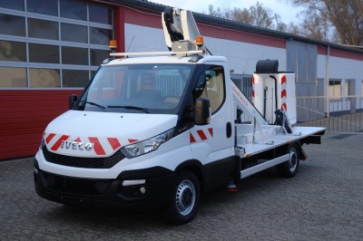 Iveco Daily 35S13 Working platform LT130TB 13m 193 operating hours 3.5t trailer AC ! EURO 5 ! Good as new - full service history!