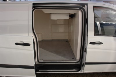 Mercedes-Benz Vito 110CDI fagyasztóautó Thermo King V100 -32 ° C álló / éjszakai üzemű oldalsó ajtó EURO5 TÜV!
