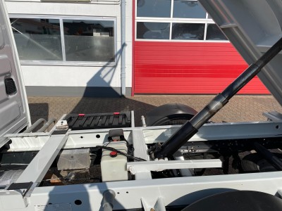 Iveco Daily 35C13 Billenőplatós kisteherautó Hasznos teher 900 kg!