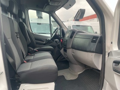 VW Crafter with Graco Reactor E-30 Polyurethane foam system