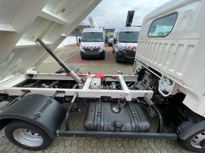 Renault Maxity 140.35 ribaltabile posteriore 3 posti 1415 kg di carico utile