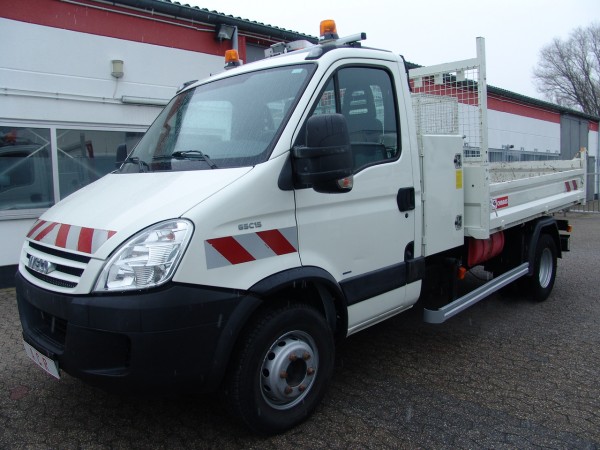 Iveco Daily 65C15 benne grue charge utile 3.120 Kg que 43.000 Km!