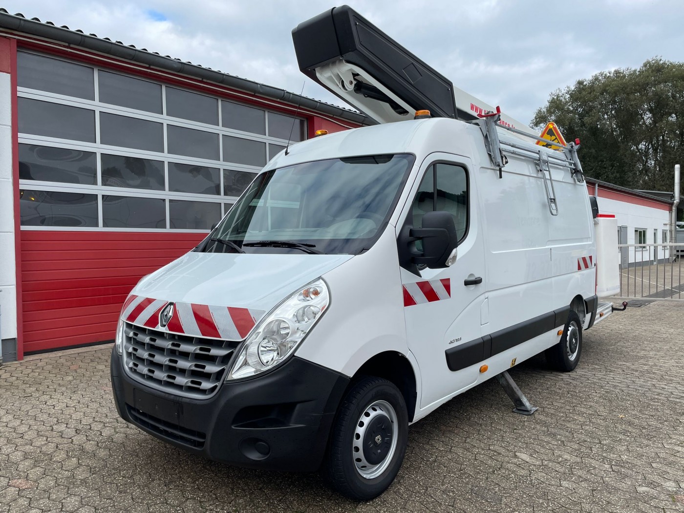 Renault Master Hubarbeitsbühne Time France ET 32 LE