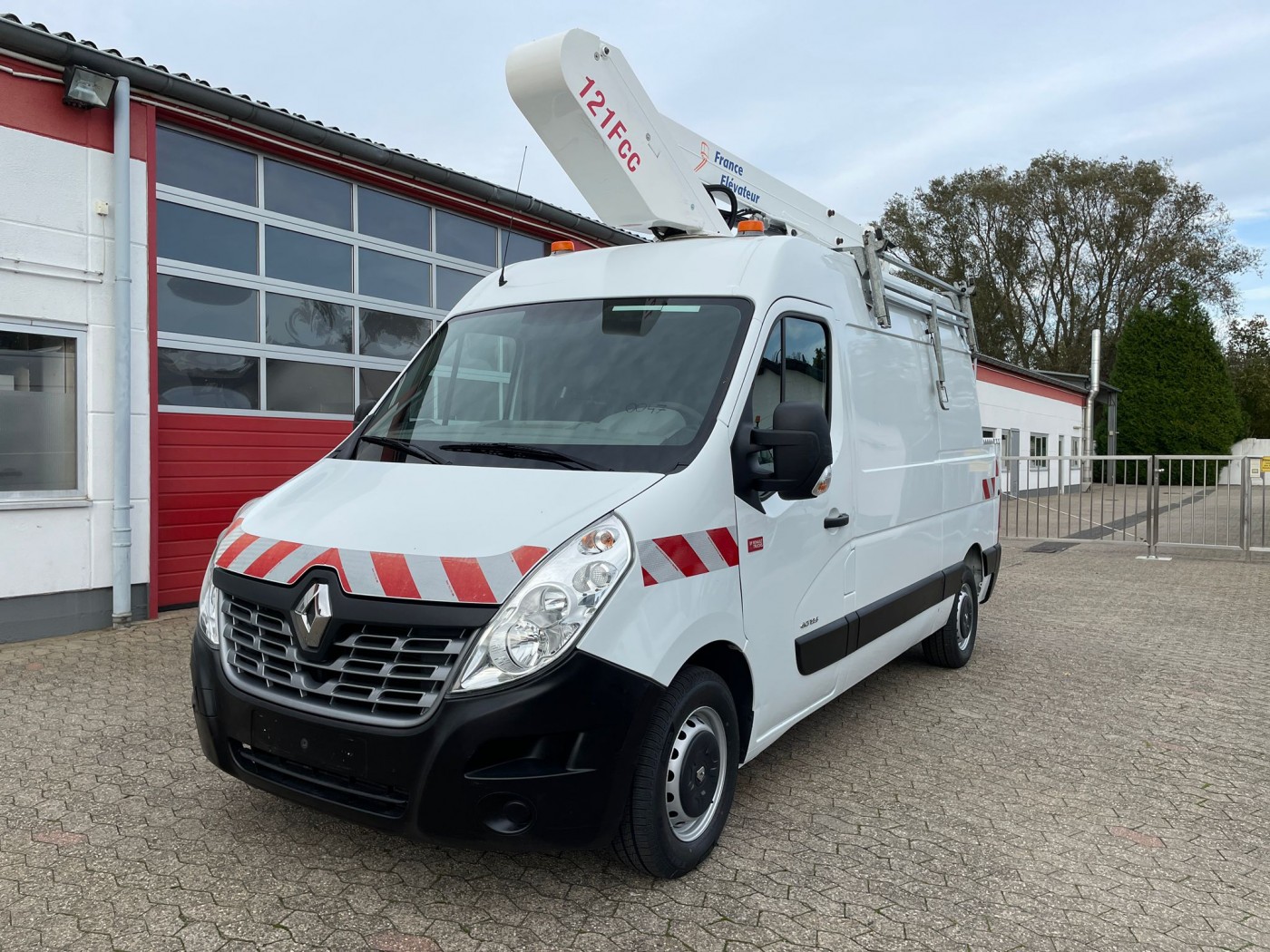 -  Hubarbeitsbühne France Elévateur 121 Fcc