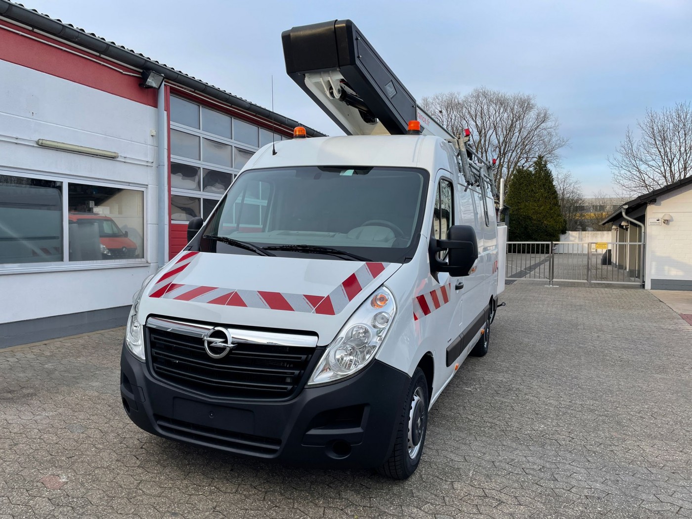  - Подъемная платформа Opel Movano Time France ET38LF 14m