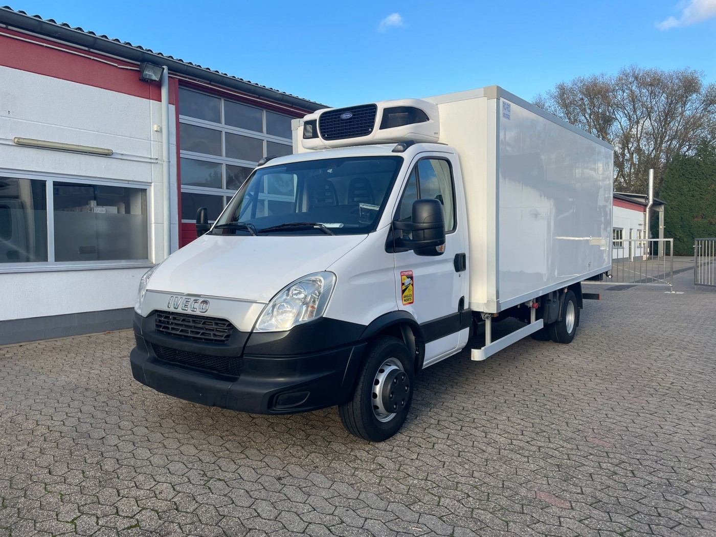 Iveco Daily 70C17 شاحنة مبردة يومية 70! Carrier Pulsor 600 متعددة درجات الحرارة