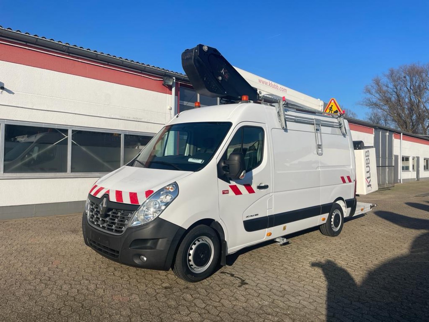 Renault Master Hubarbeitsbühne KLUBB K32 Korb 200kg EURO 6