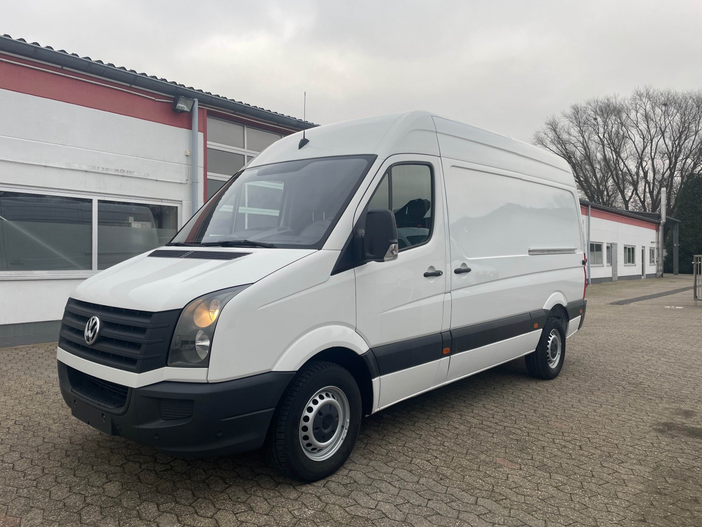 VW Crafter Kombi s agregatom 27 kVA