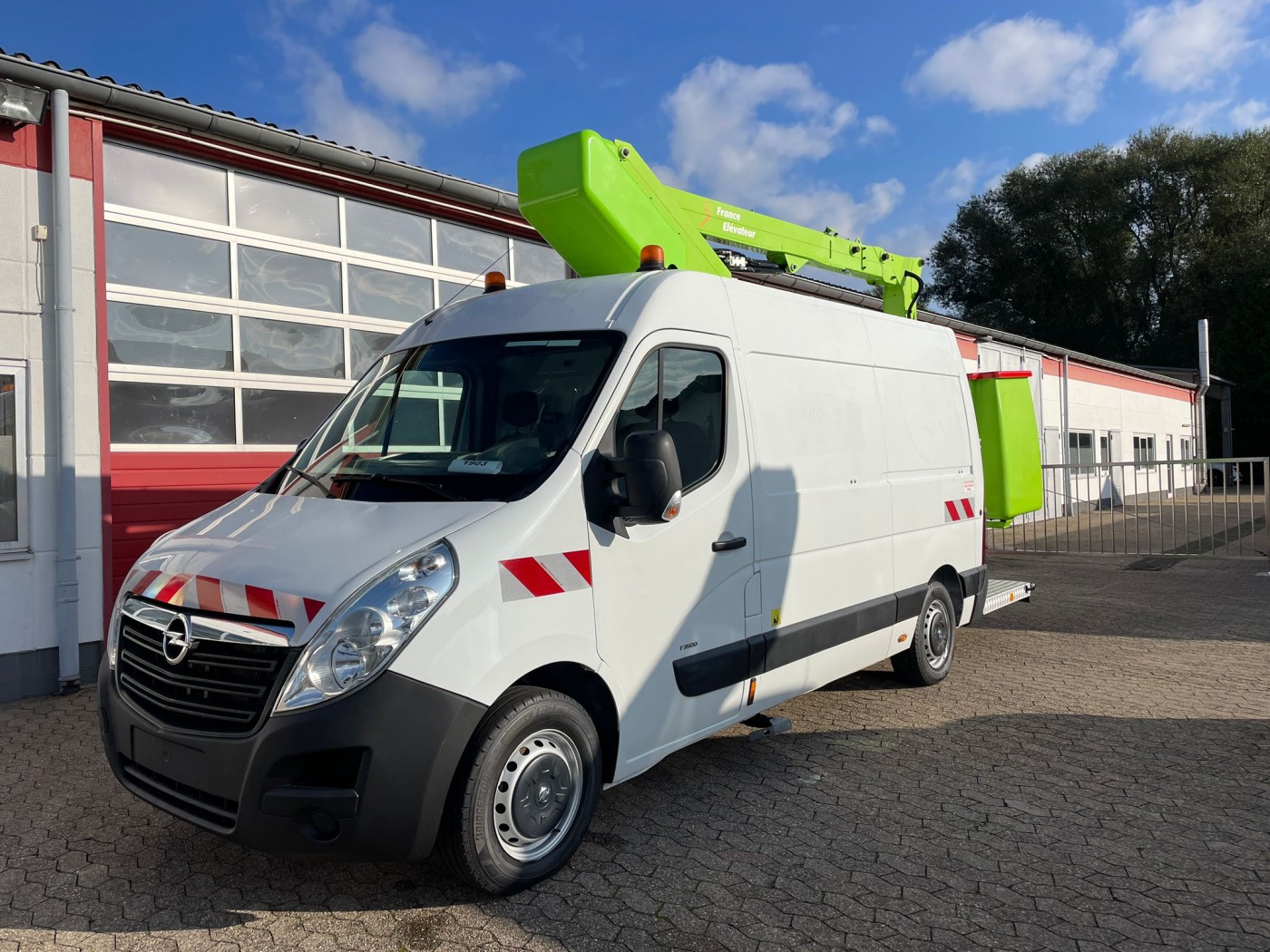 Opel Movano Hubarbeitsbühne France Elévateur 152 TPF 